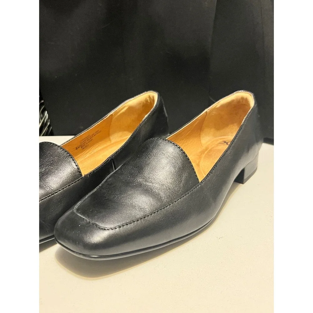 Sofft Black Leather Loafers Womens Size‎ 8 Comfort Slip On Work Dress Shoes